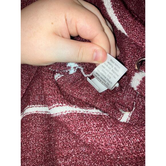 SO burgundy and white striped oversized relaxed fit knit sweater size large - Picture 6 of 7